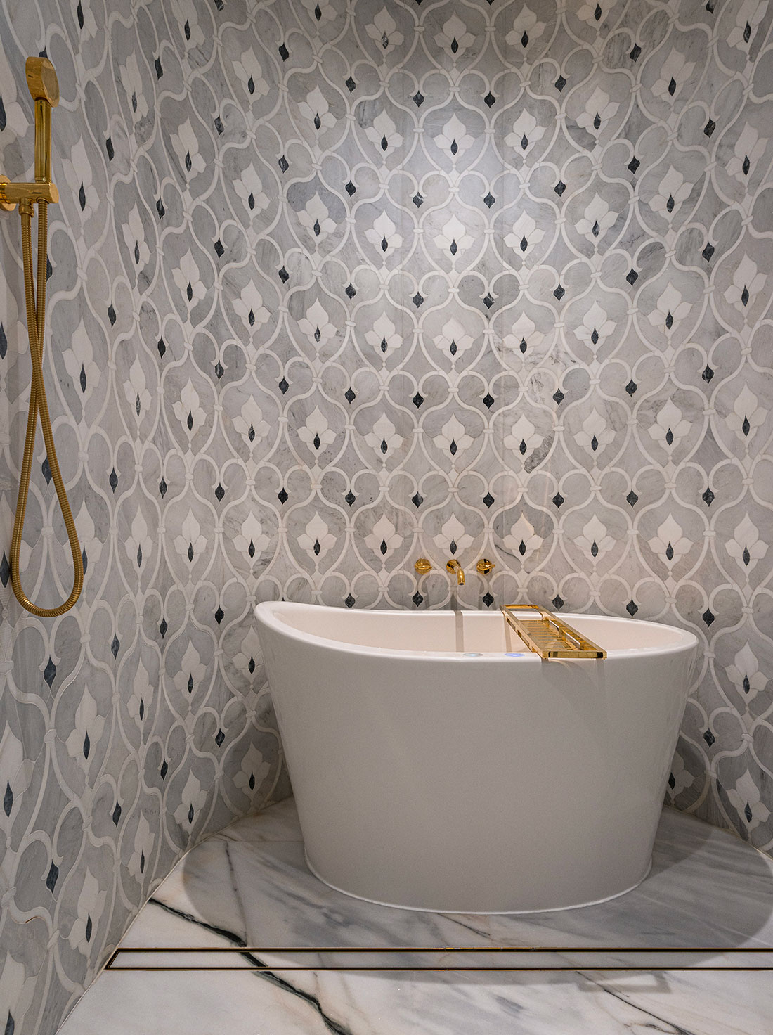 Sea Cliff Primary Bath Tub