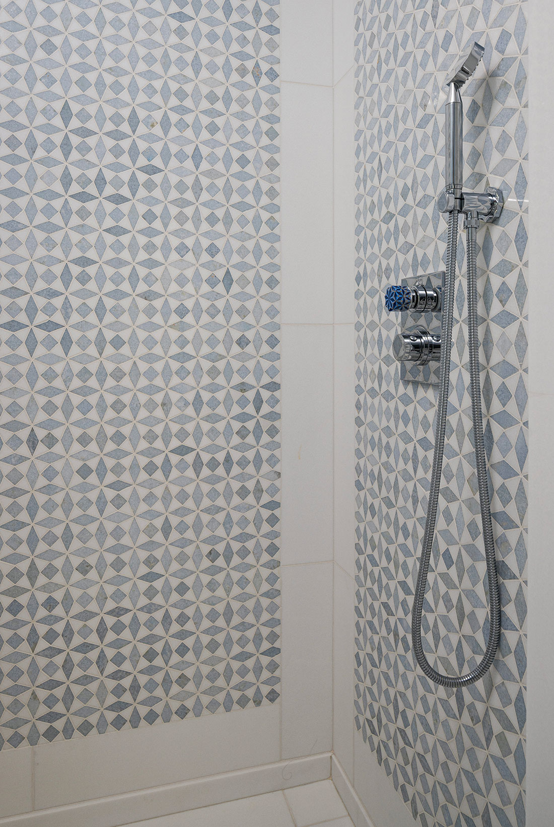 Sea Cliff Blue Bath Shower