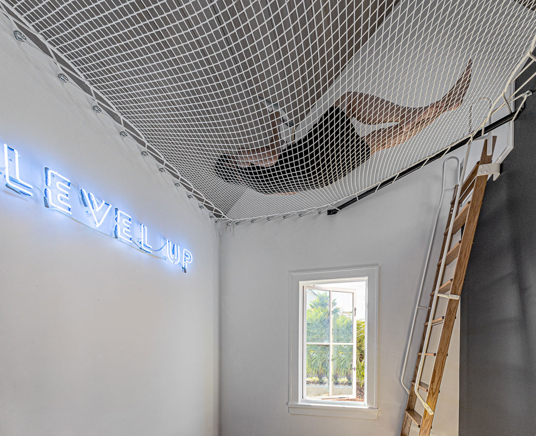 Oliven Estate Loft Hammock
