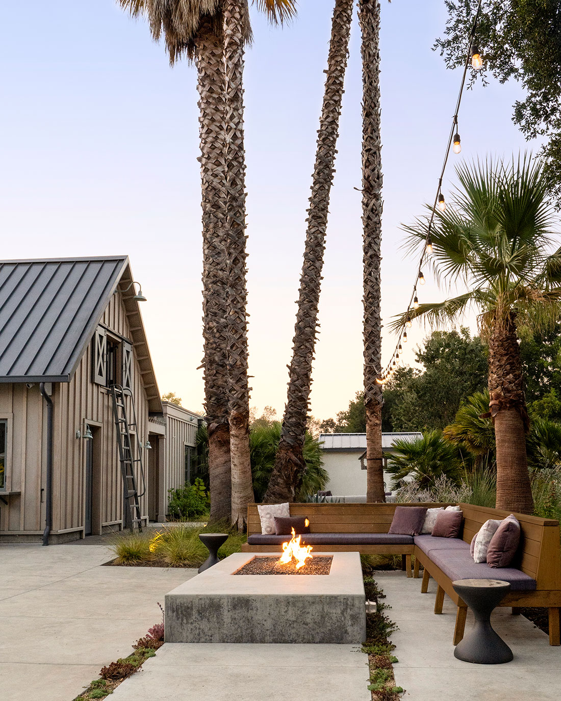 Oliven Estate Fire Pit